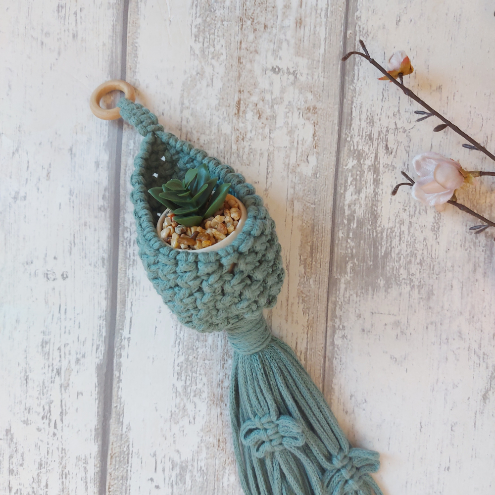 hanging-plant-holder