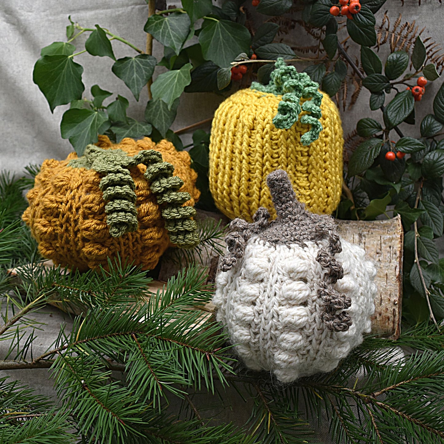 knitted-pumpkins