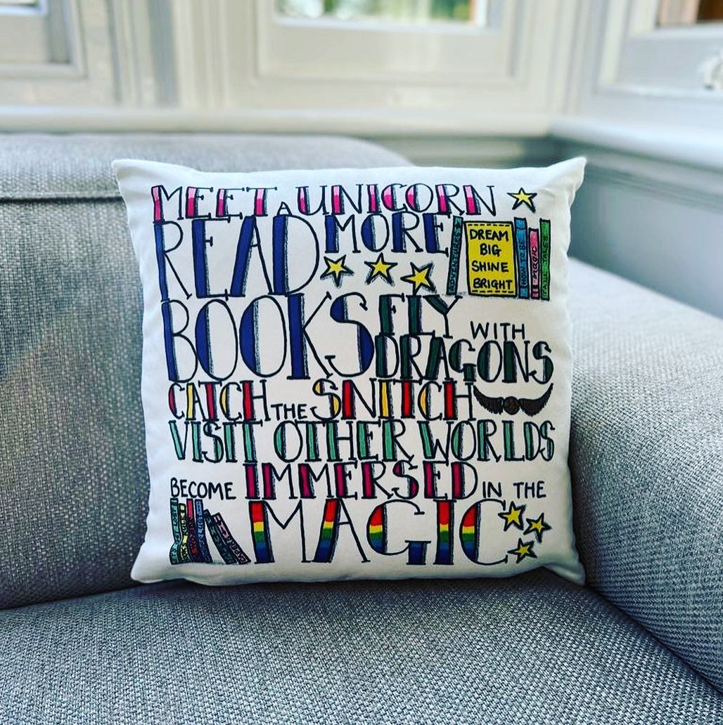book-lover-cushion