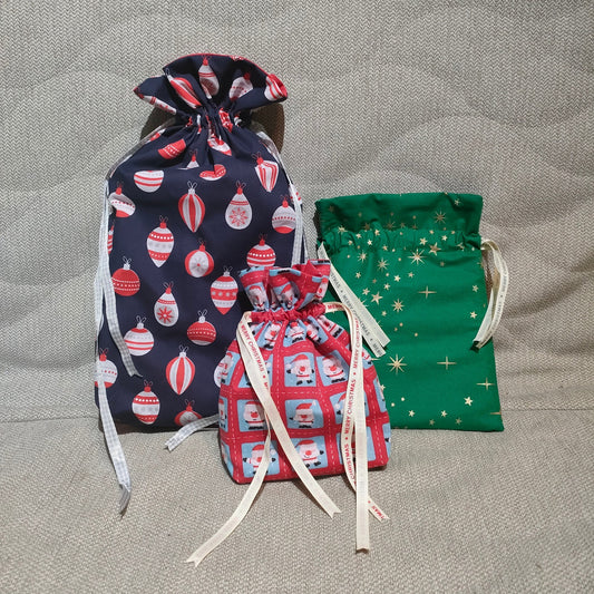christmas-fabric-gift-bags