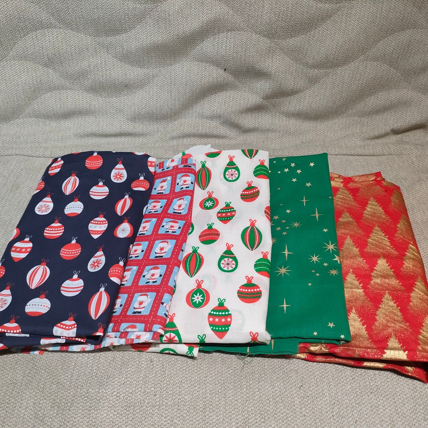 christmas-fabric-gift-bags