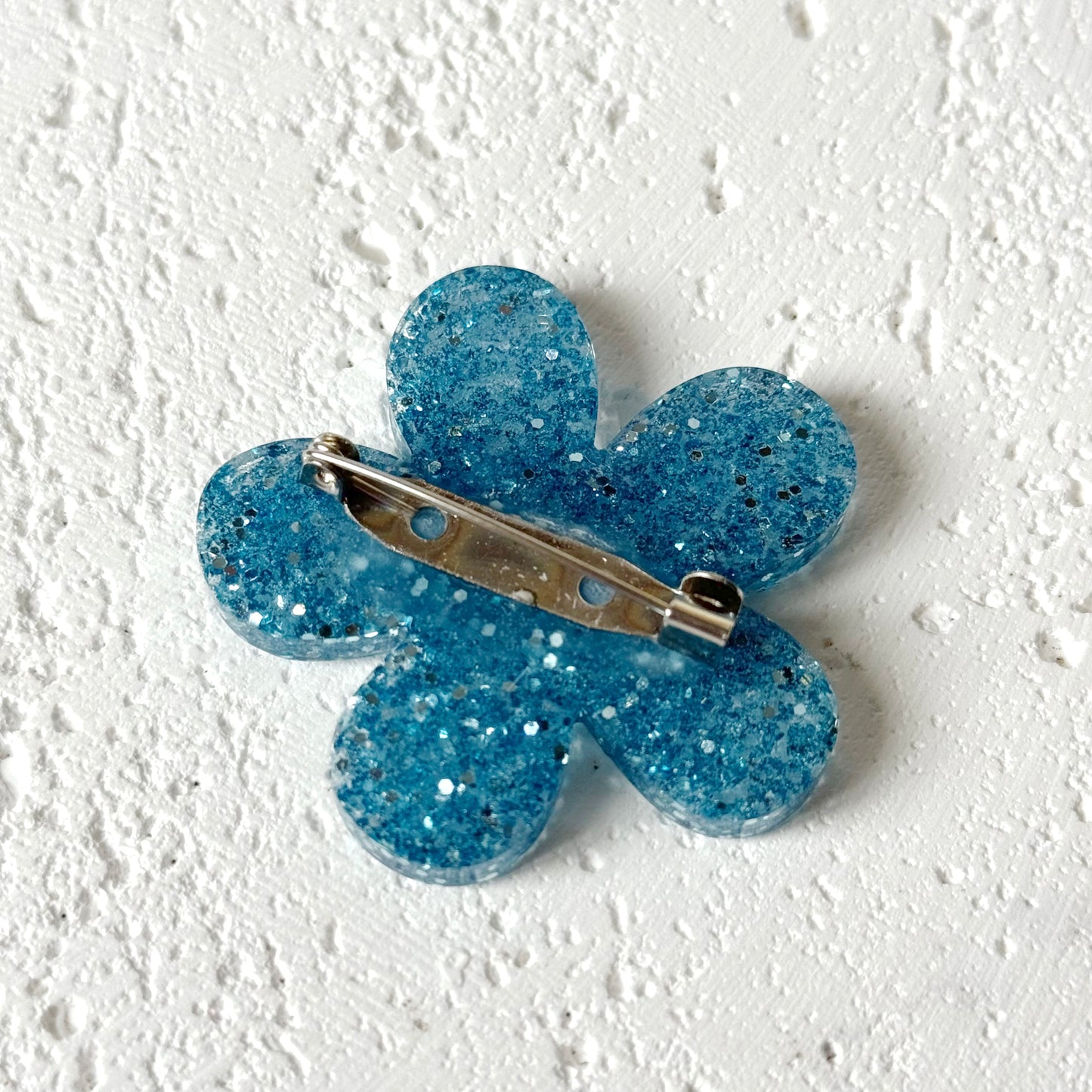 turquoise flower resin brooch