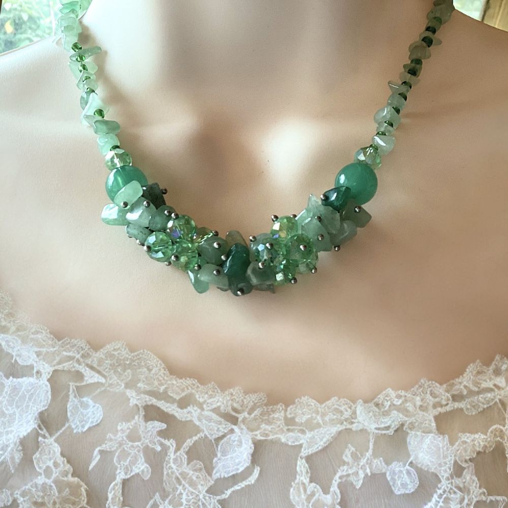 gemstone-necklace-designs