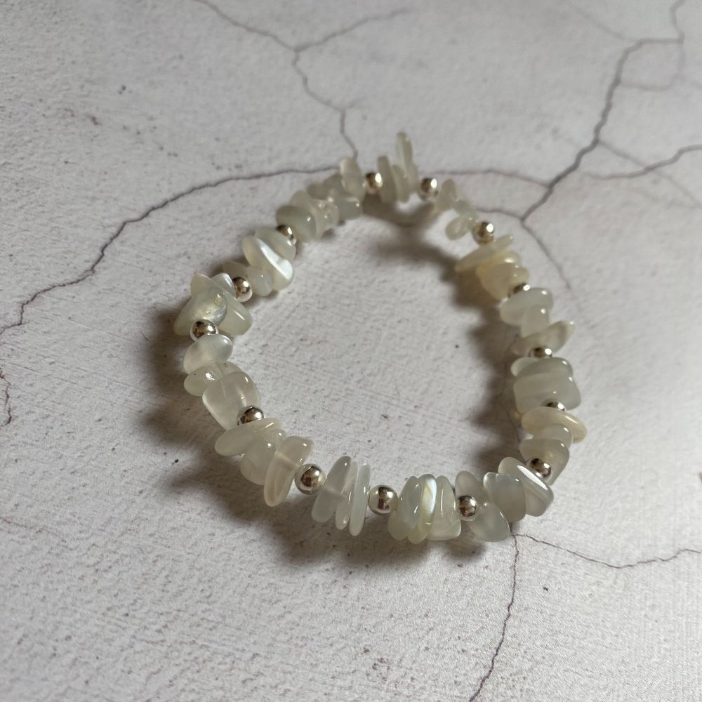 moonstone-gemstone-bracelet