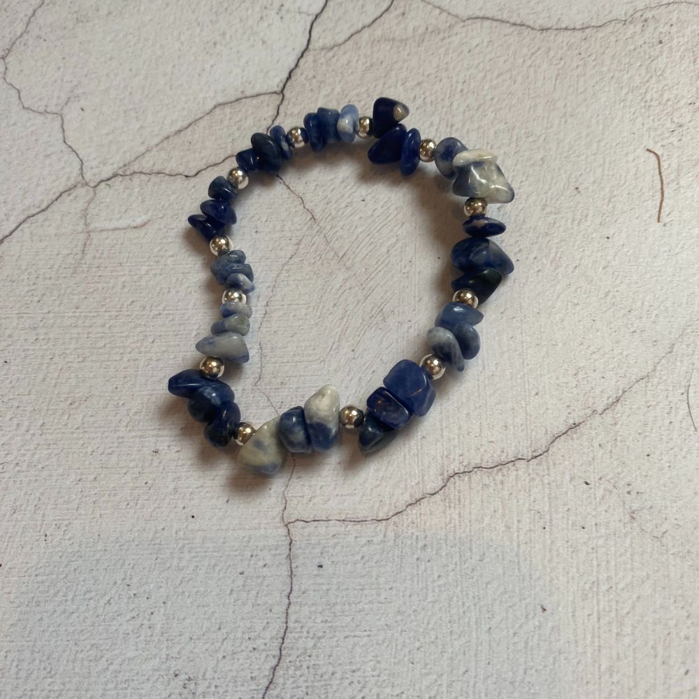 sodalite-gemstone-bracelet