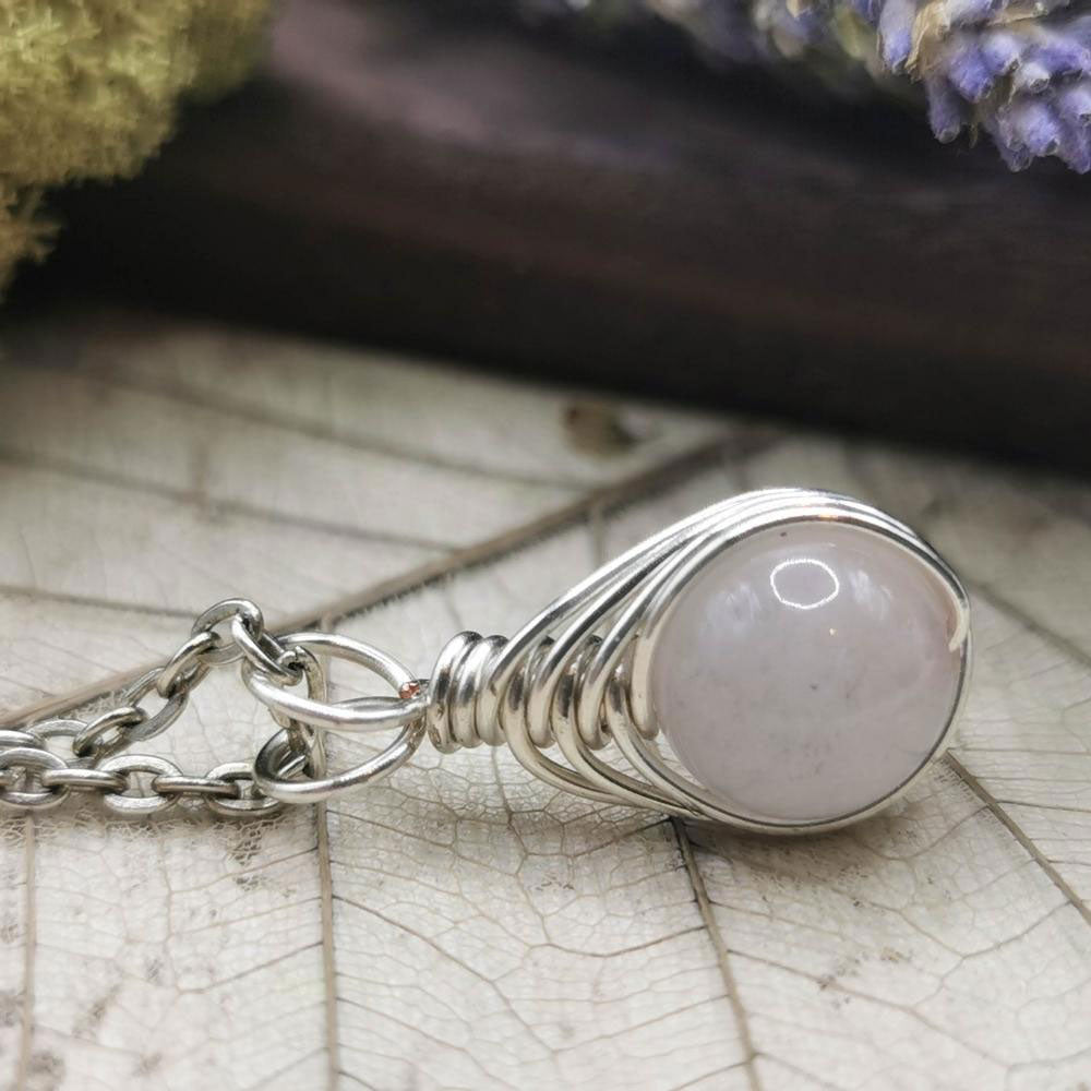 rose-quartz-silver-pendant