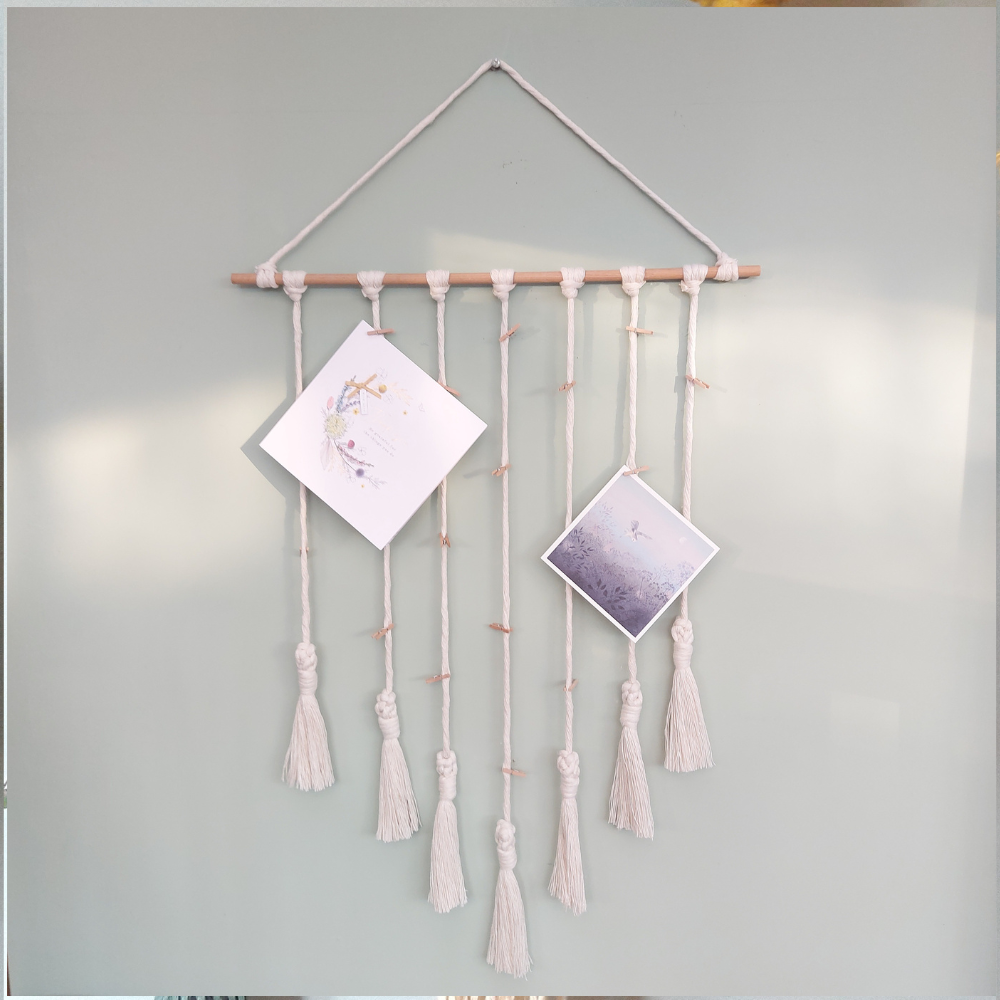macrame-photo-hanger