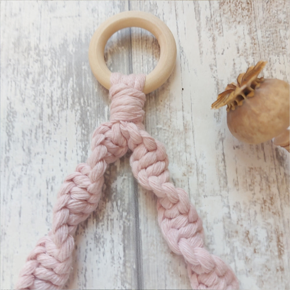 macrame-toilet-roll-holder
