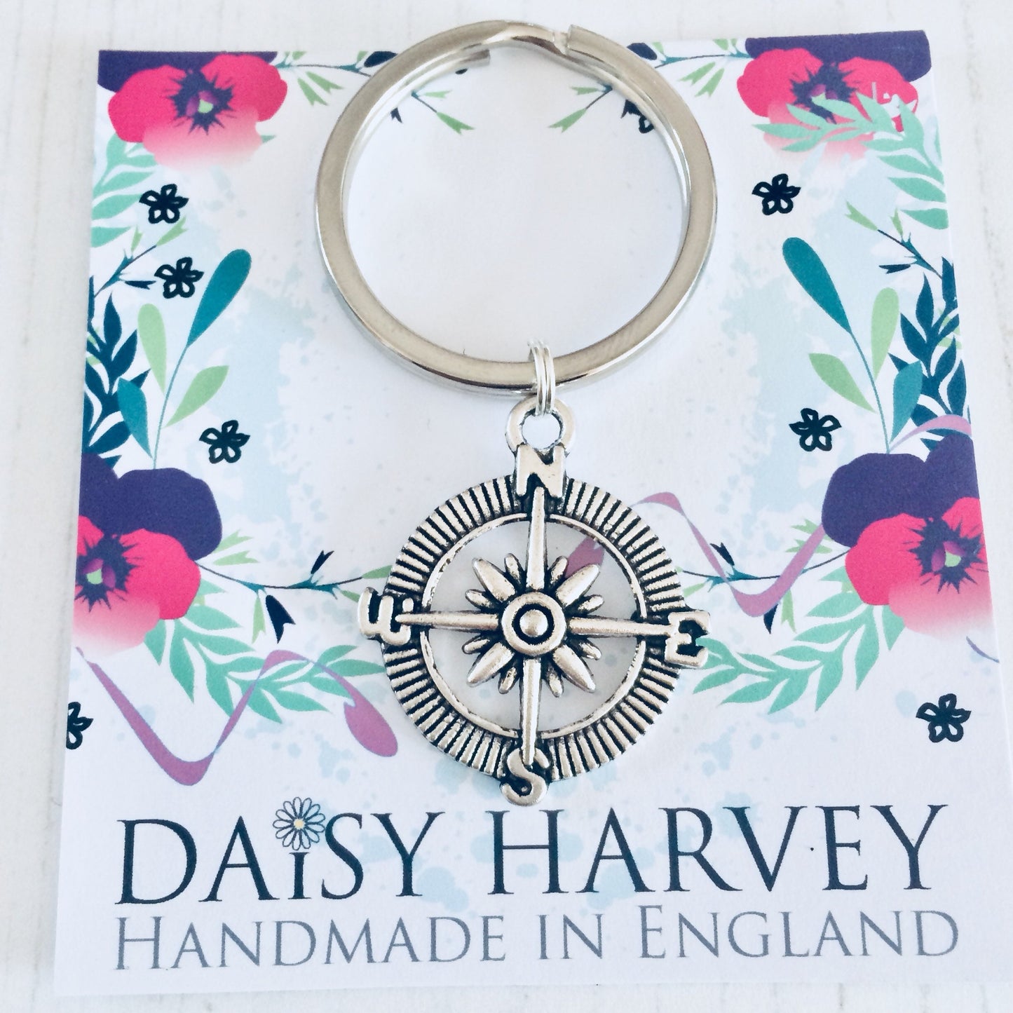 Compass Keyring, Travelling Gifts, Gift For Traveller, Wanderer Jewelry, Love To Travel, Adventure Keychain, Travel The World, Navigation.