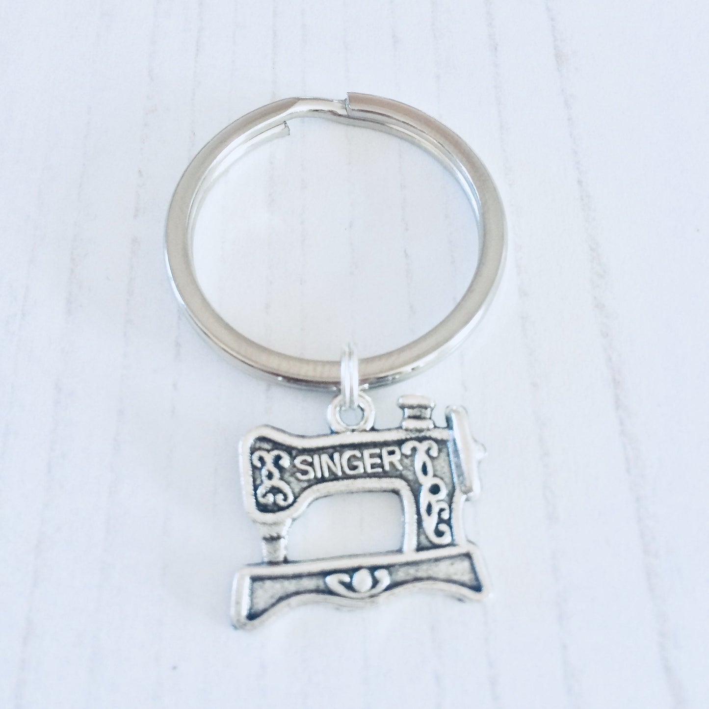 Gifts for Sewers, Gifts for Quilters, Sewing Keyring, Small Sewing Gifts, Sewing Machine Keyring, Love Sewing, Crafty Person Gift Ideas.