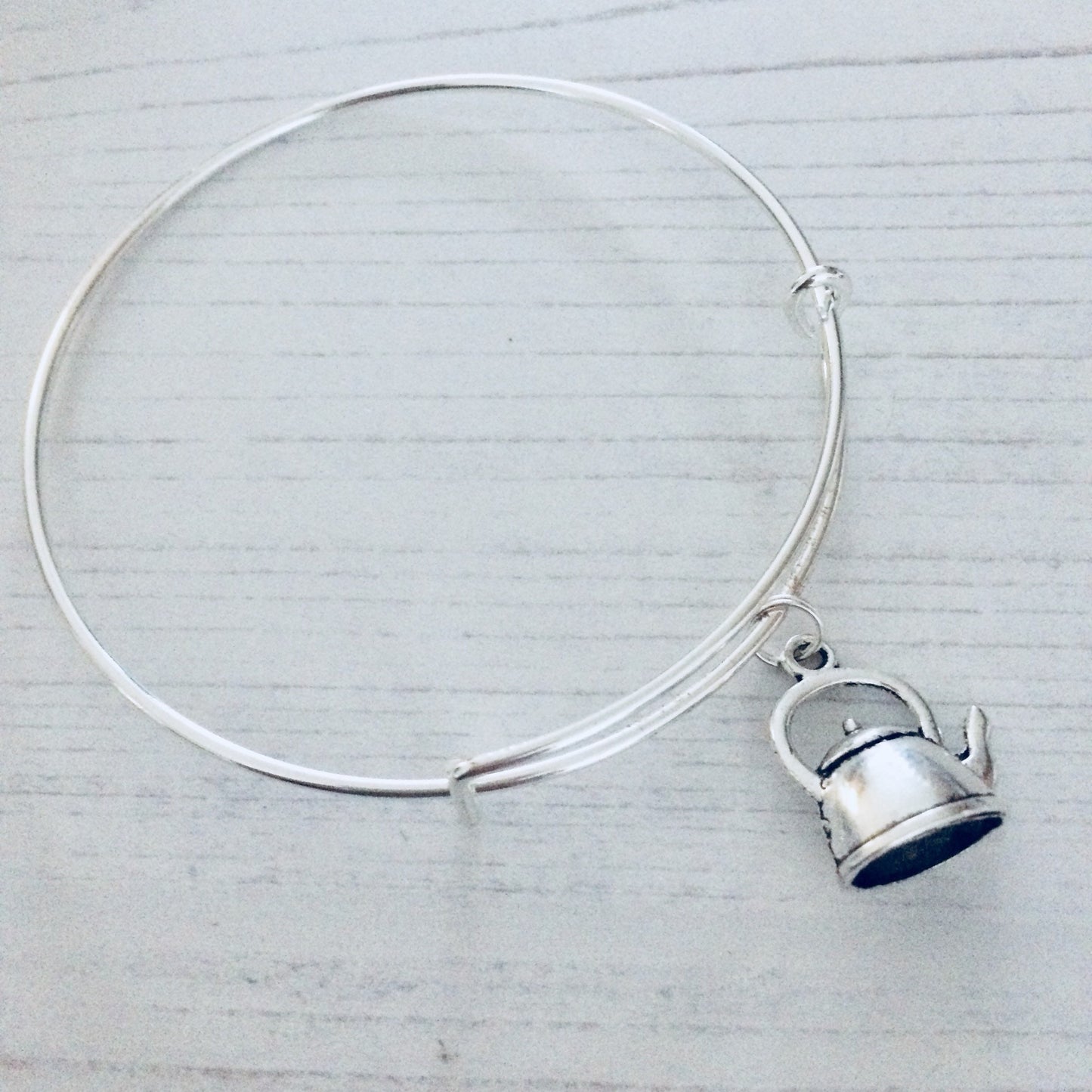 Teapot Jewelry, Kettle Jewellery, Grandma Teapot Bangle, Tea Lover Gift Ideas, Teapot Charms, Kettle Gift Idea, Afternoon Tea, Teapots.
