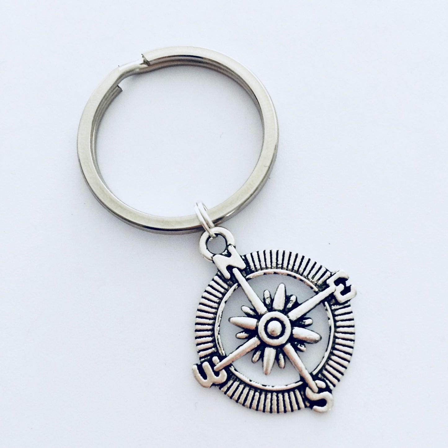 Compass Keyring, Travelling Gifts, Gift For Traveller, Wanderer Jewelry, Love To Travel, Adventure Keychain, Travel The World, Navigation.