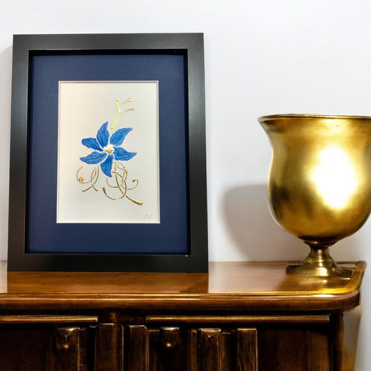 blue flower wall decor
