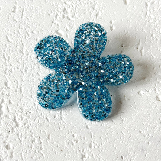 turquoise flower resin brooch