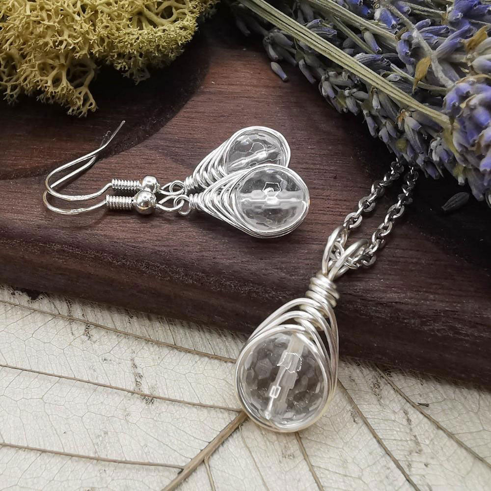 clear-quartz-crystal-necklace