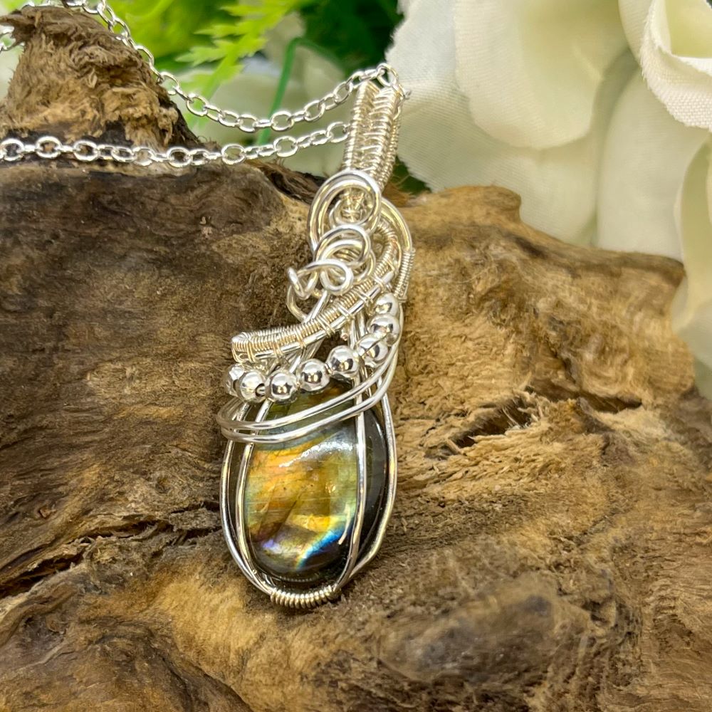 labradorite-pendant