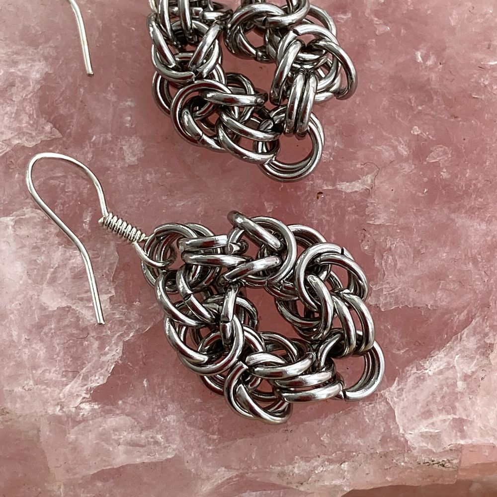 chainmail-earrings