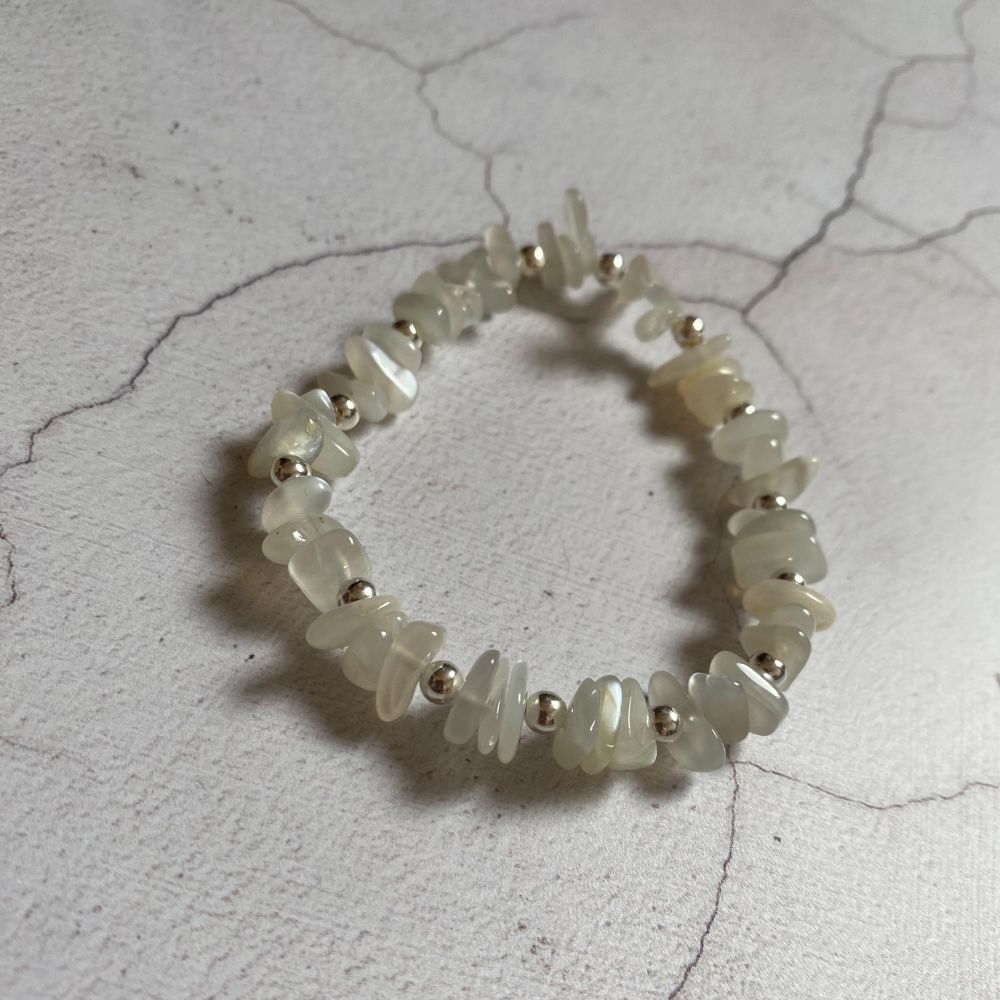 moonstone-gemstone-bracelet