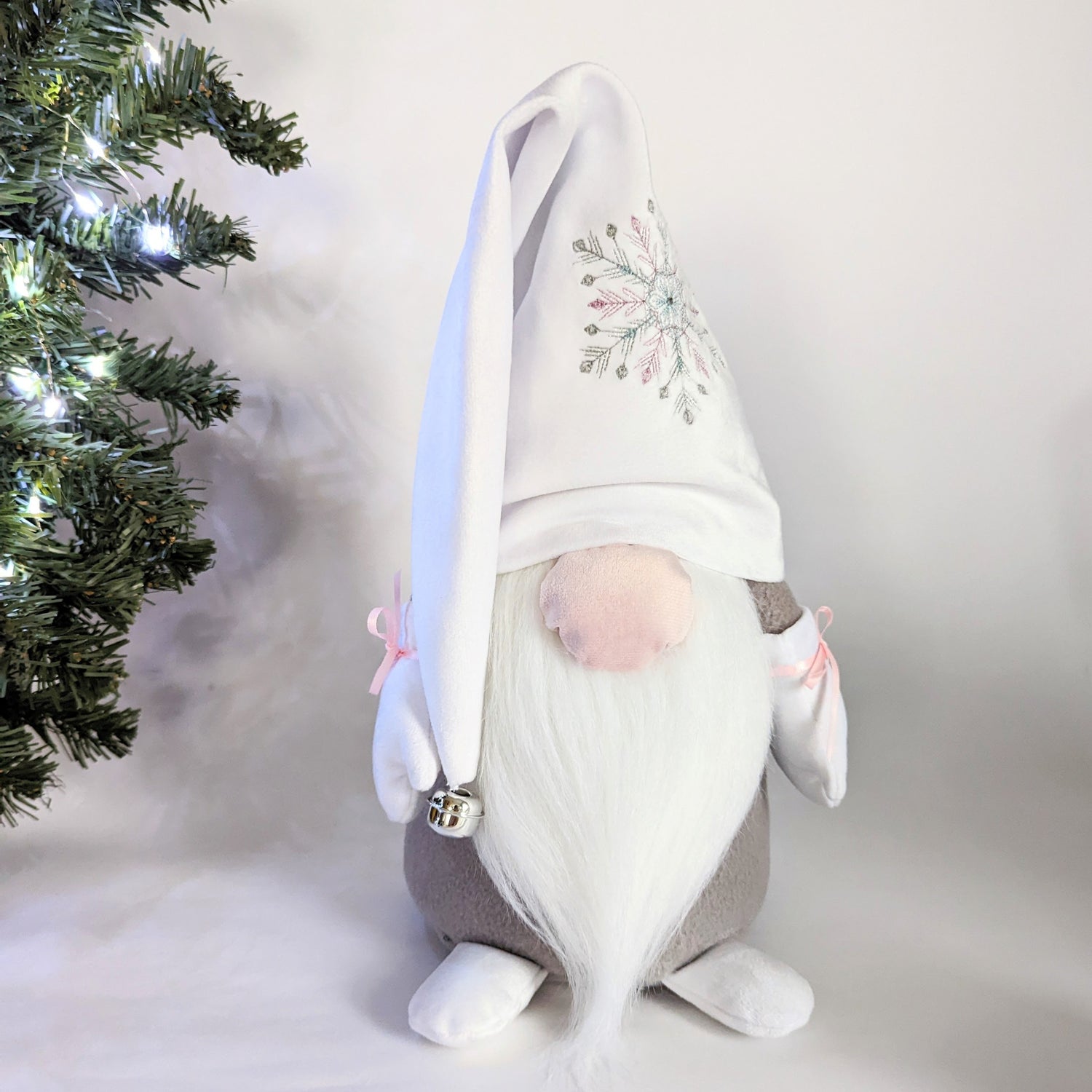 pastel-christmas-decorations