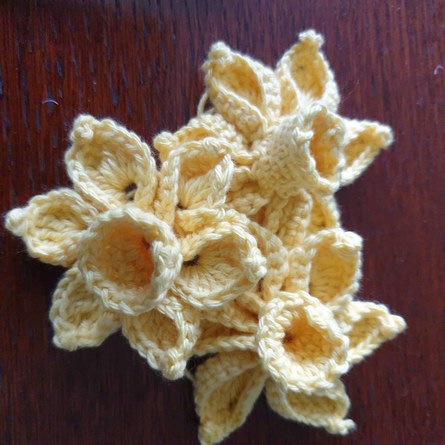 spring-wreath-for-front-door 