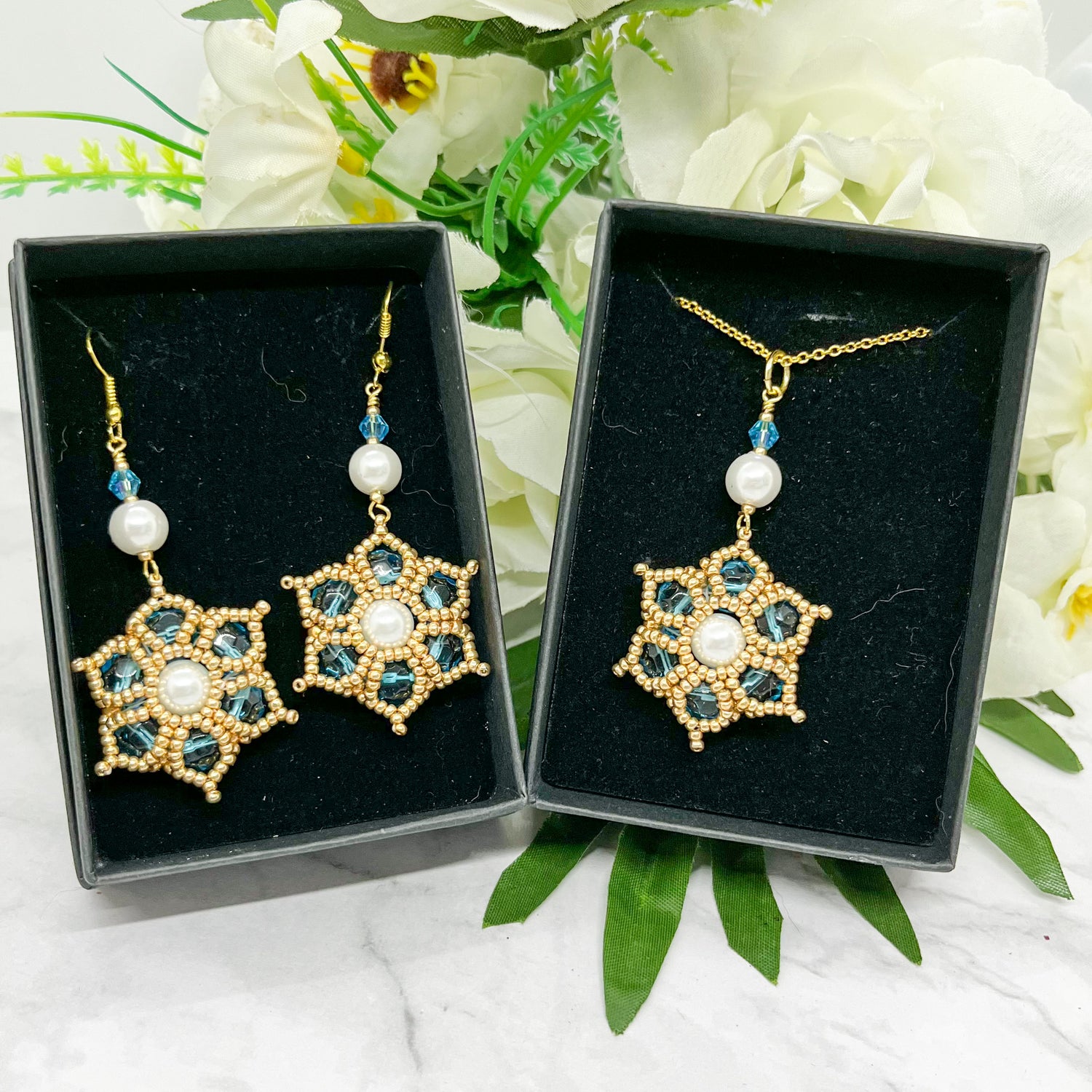 floral-necklace