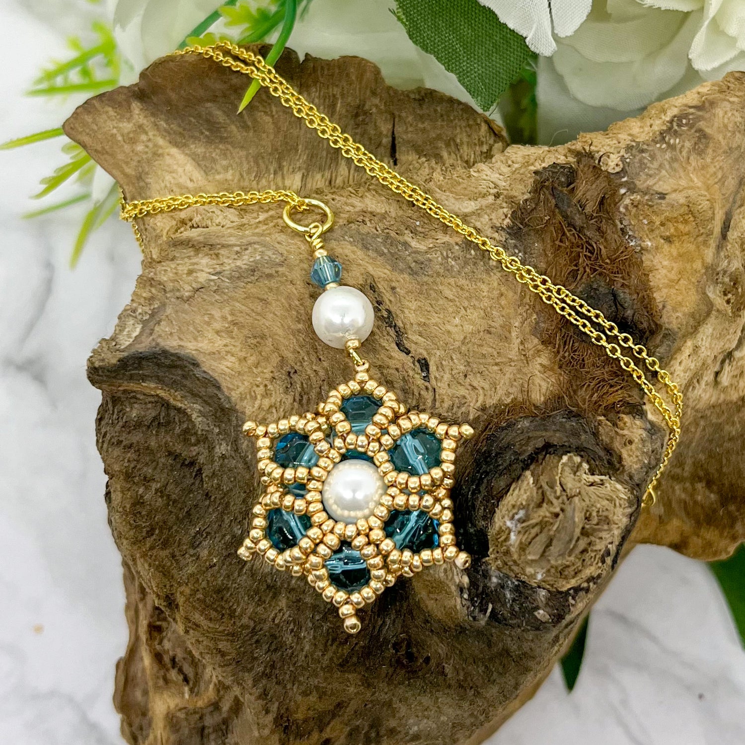 floral-necklace