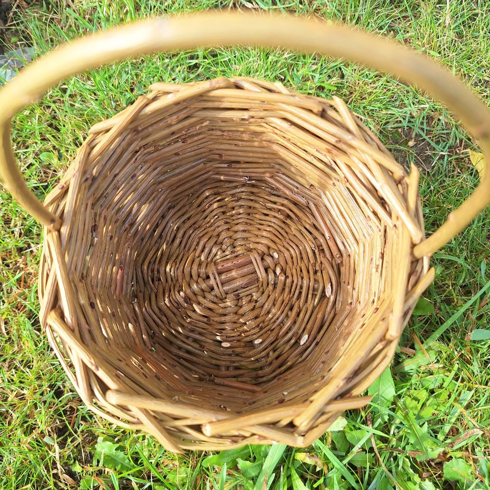 Handmade Willow Berry Basket – Woven Foraging Basket