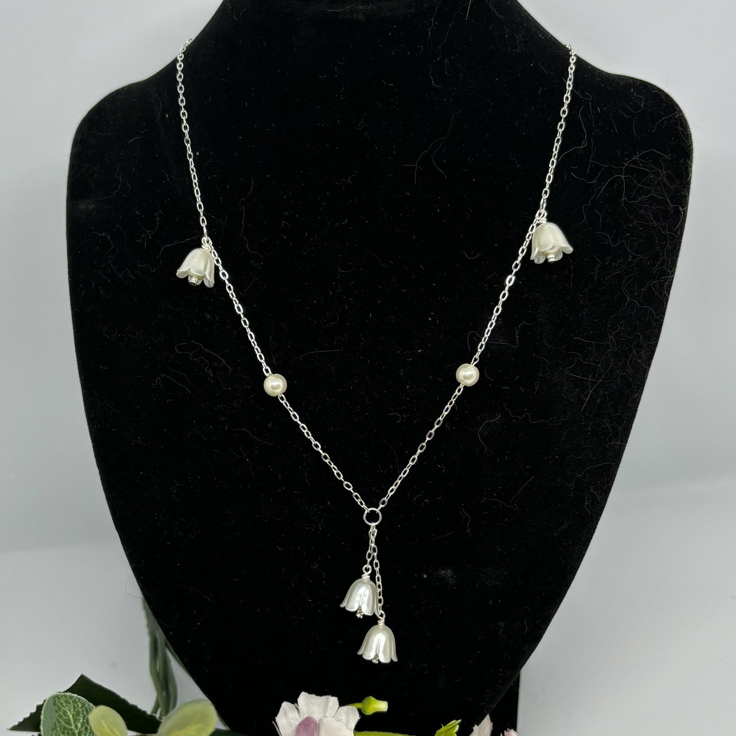 ivory tulip necklace with silver chain