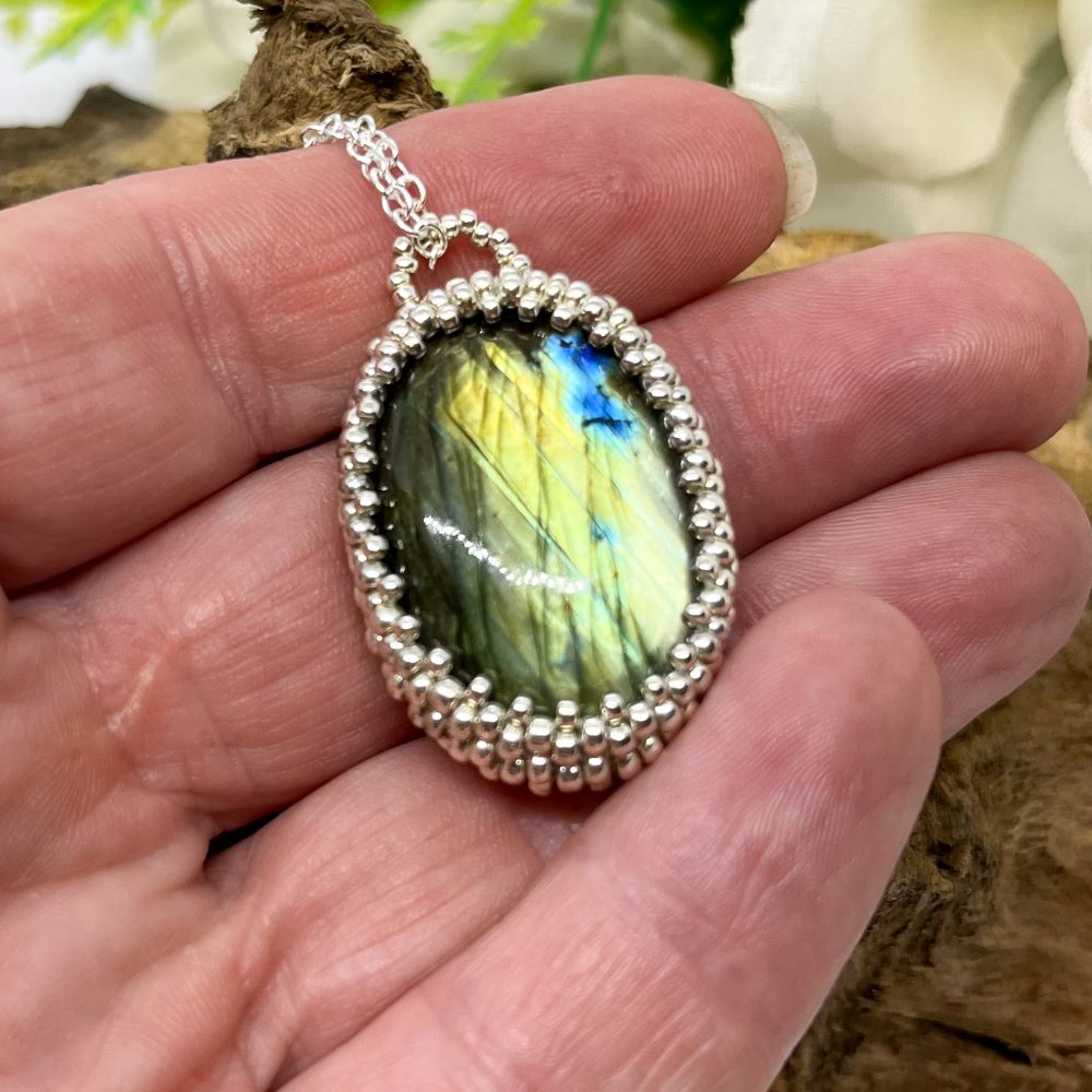 labradorite-pendant