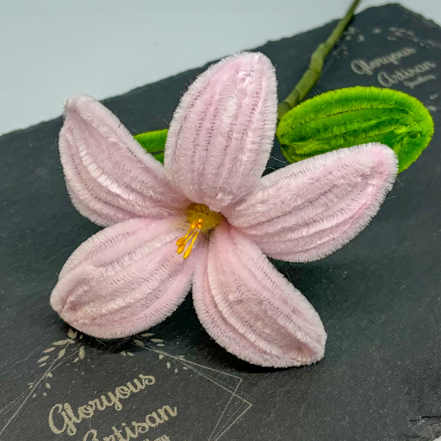 handmade lily flower Pipe Cleaner Lily