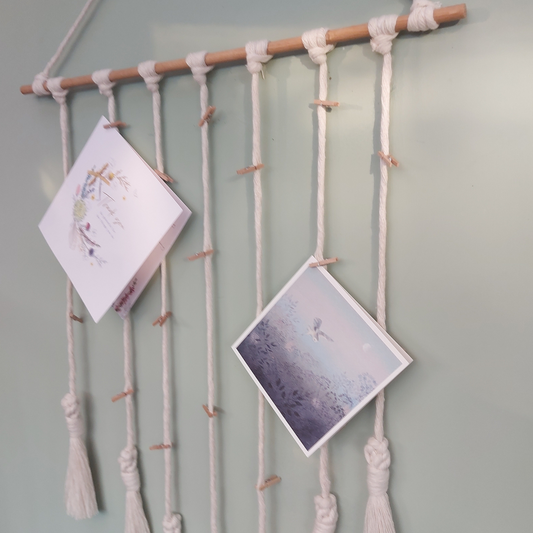 macrame-photo-hanger