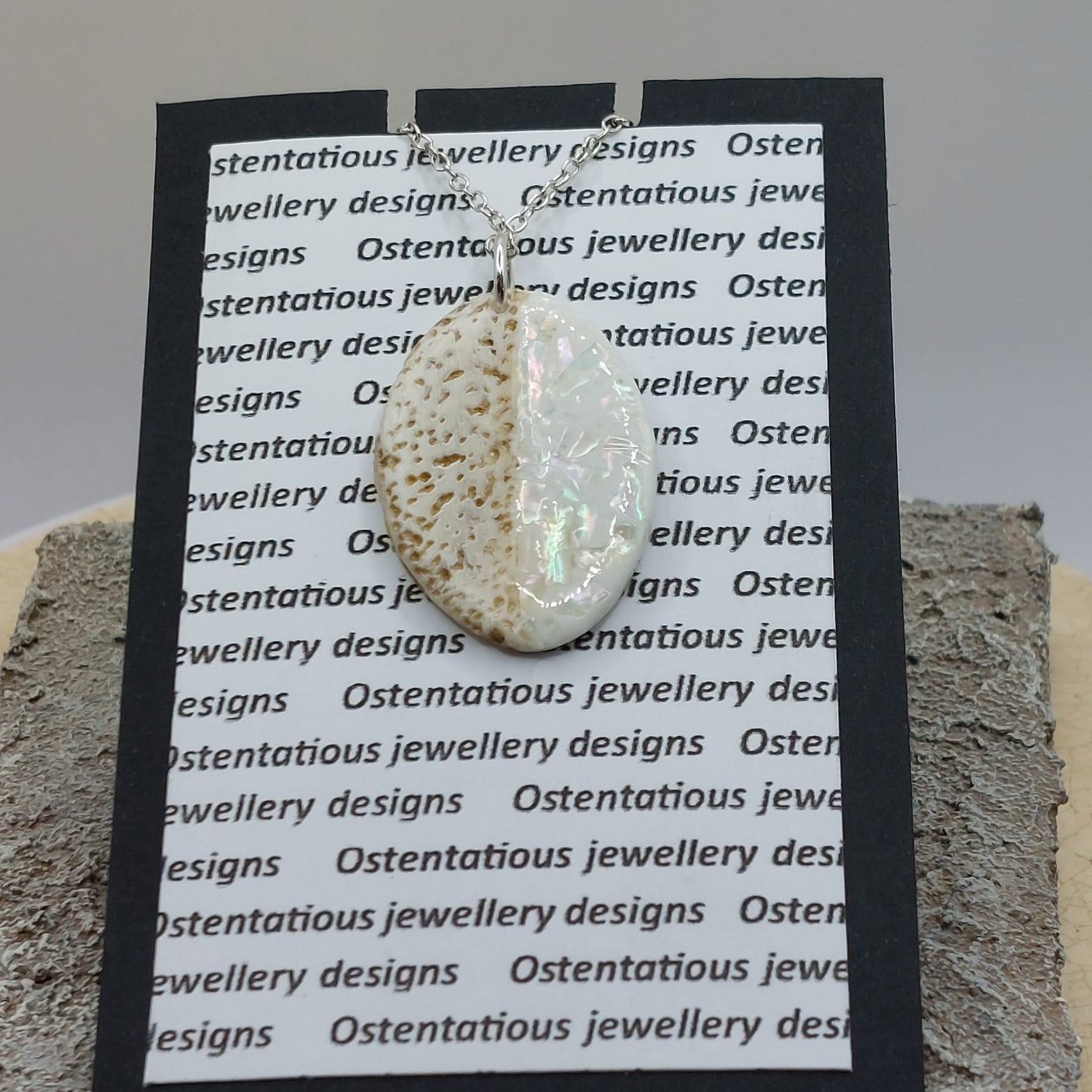 mother-of-pearl-jewellery