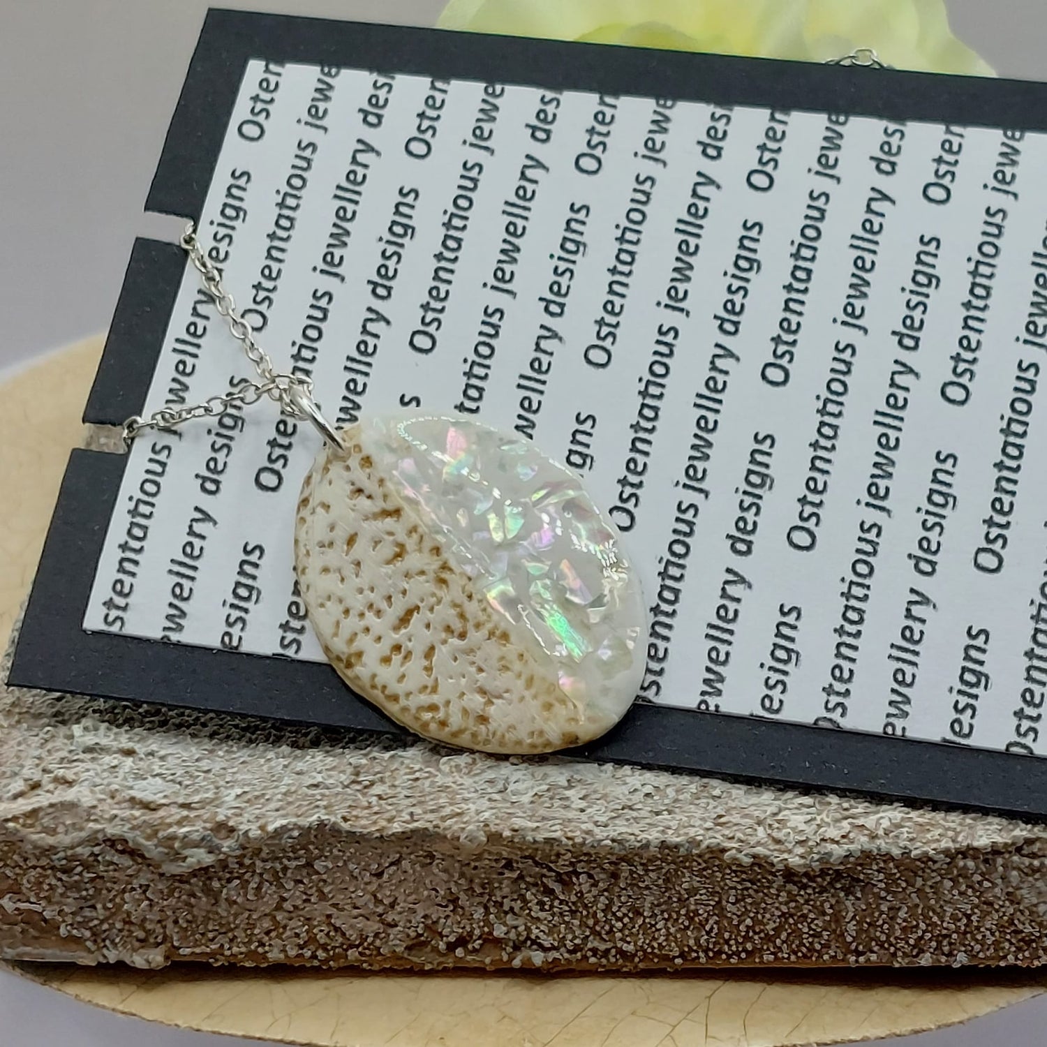 mother-of-pearl-jewellery