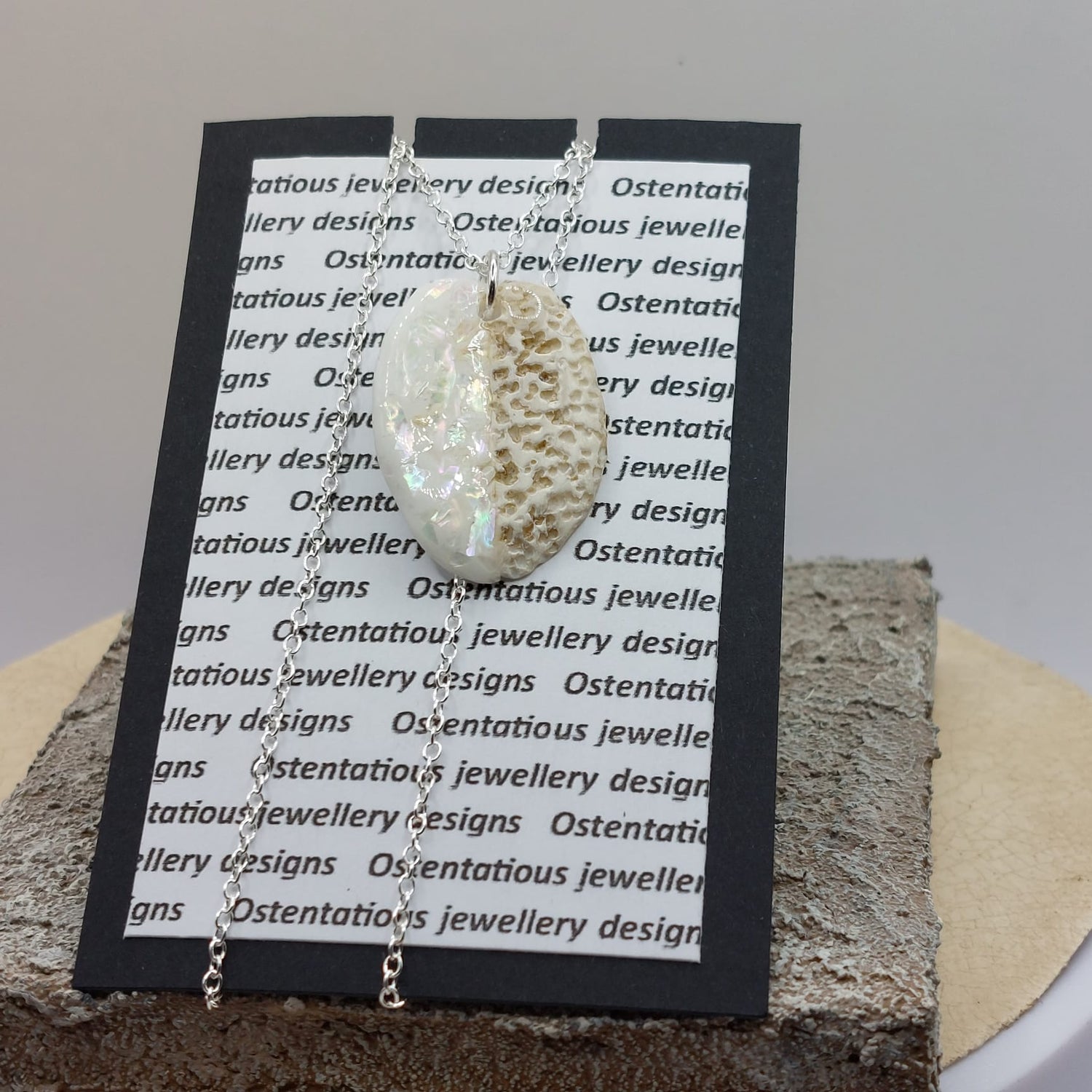 mother-of-pearl-jewellery