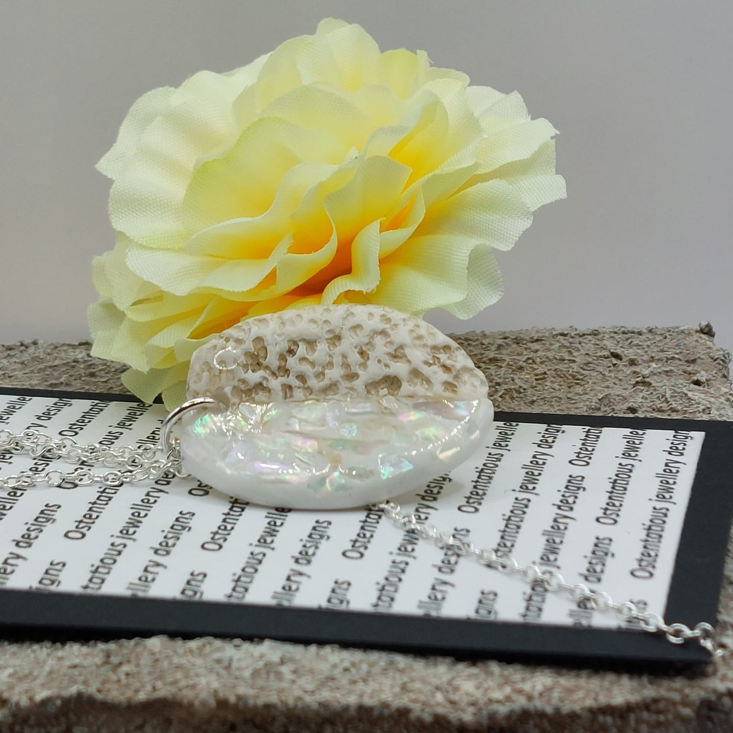 mother-of-pearl-jewellery