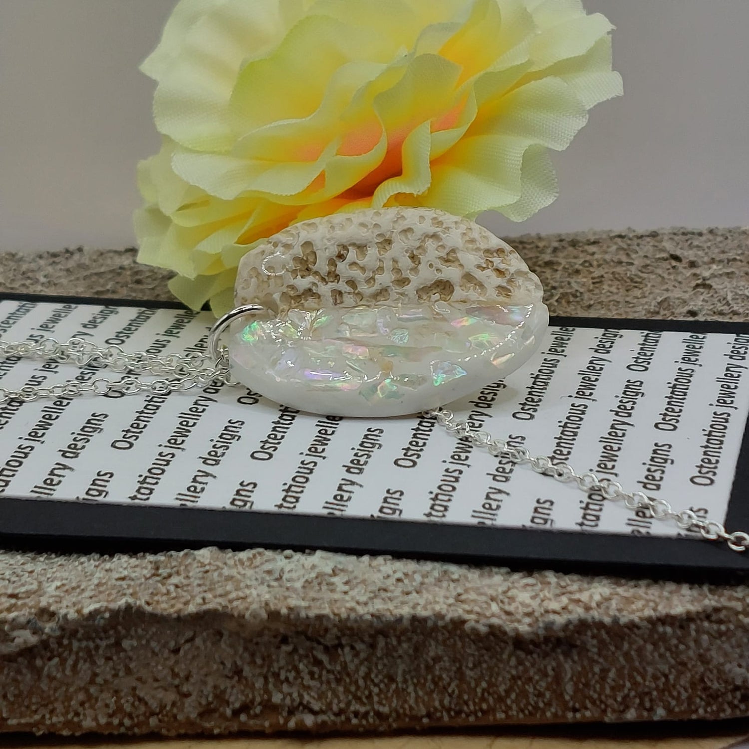 mother-of-pearl-jewellery