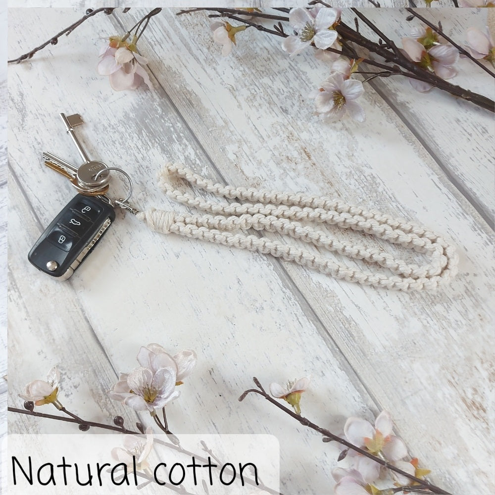 macrame-lanyard