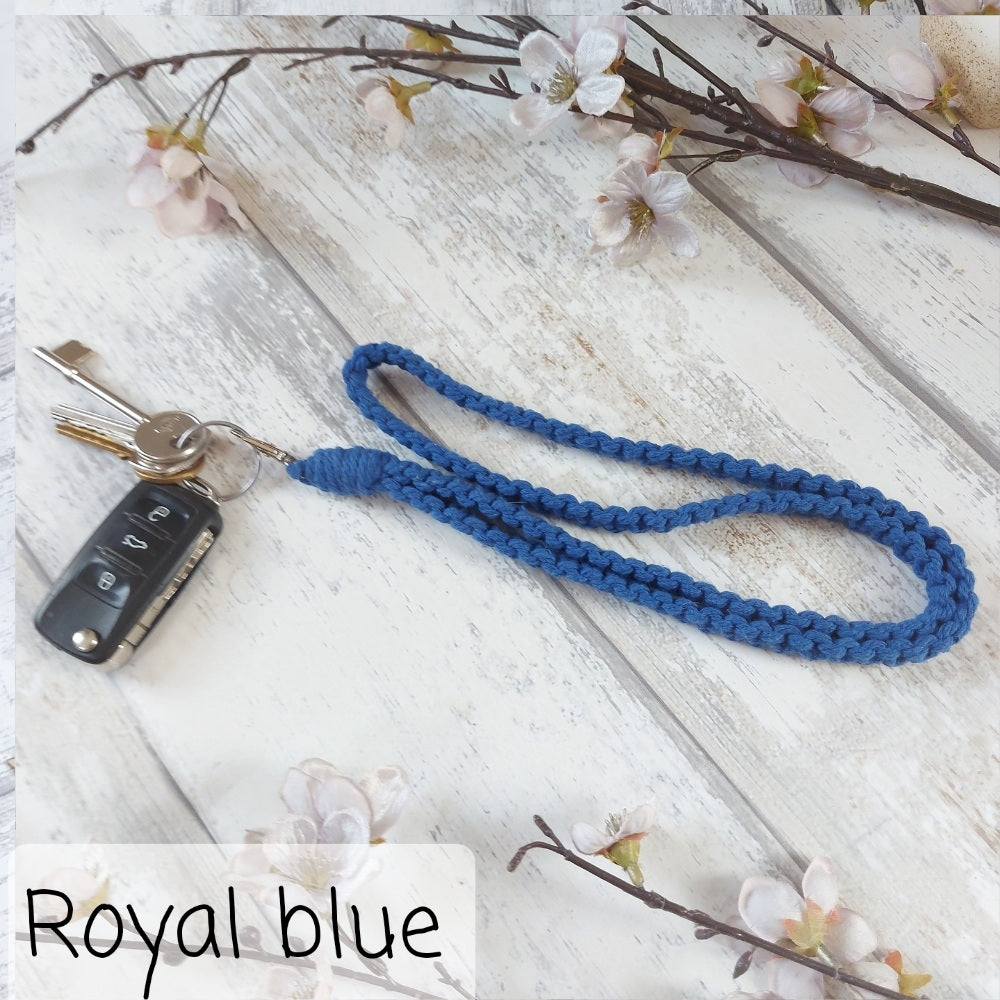 macrame-lanyard