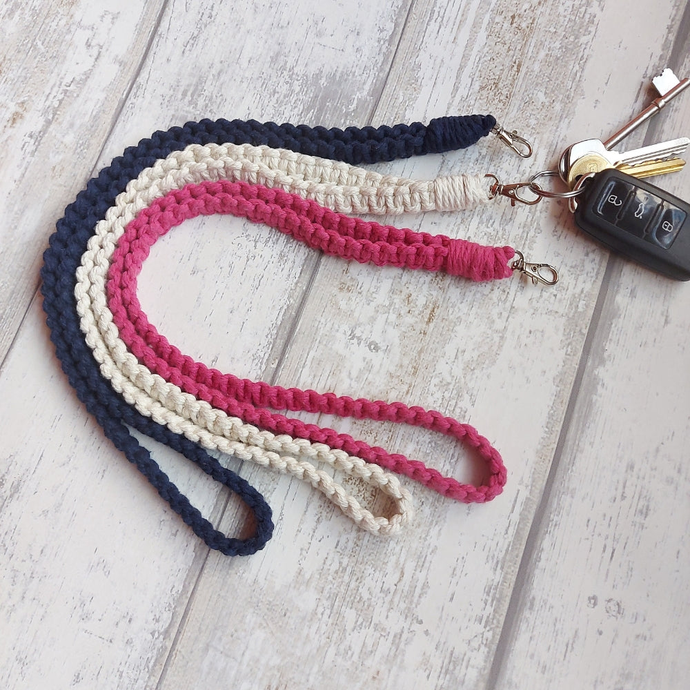 macrame-lanyard