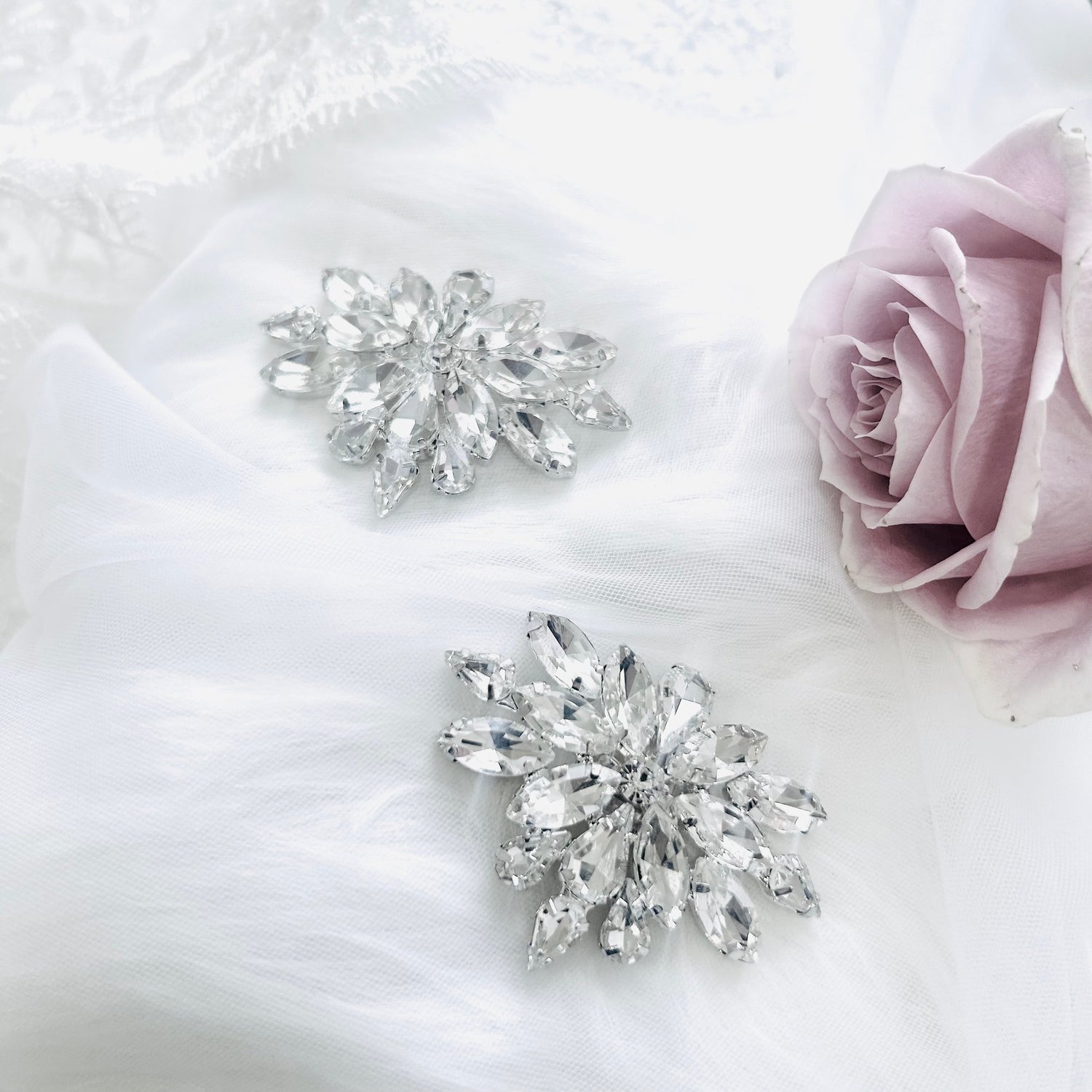 violet-shoe-clips