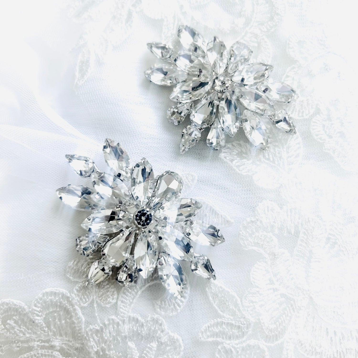violet-shoe-clips