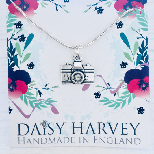 Camera Necklace, Photography Lover, Photographer Jewelry, Photographer Jewellery, Wedding Photographer Gift, Travel Jewellery, Camera