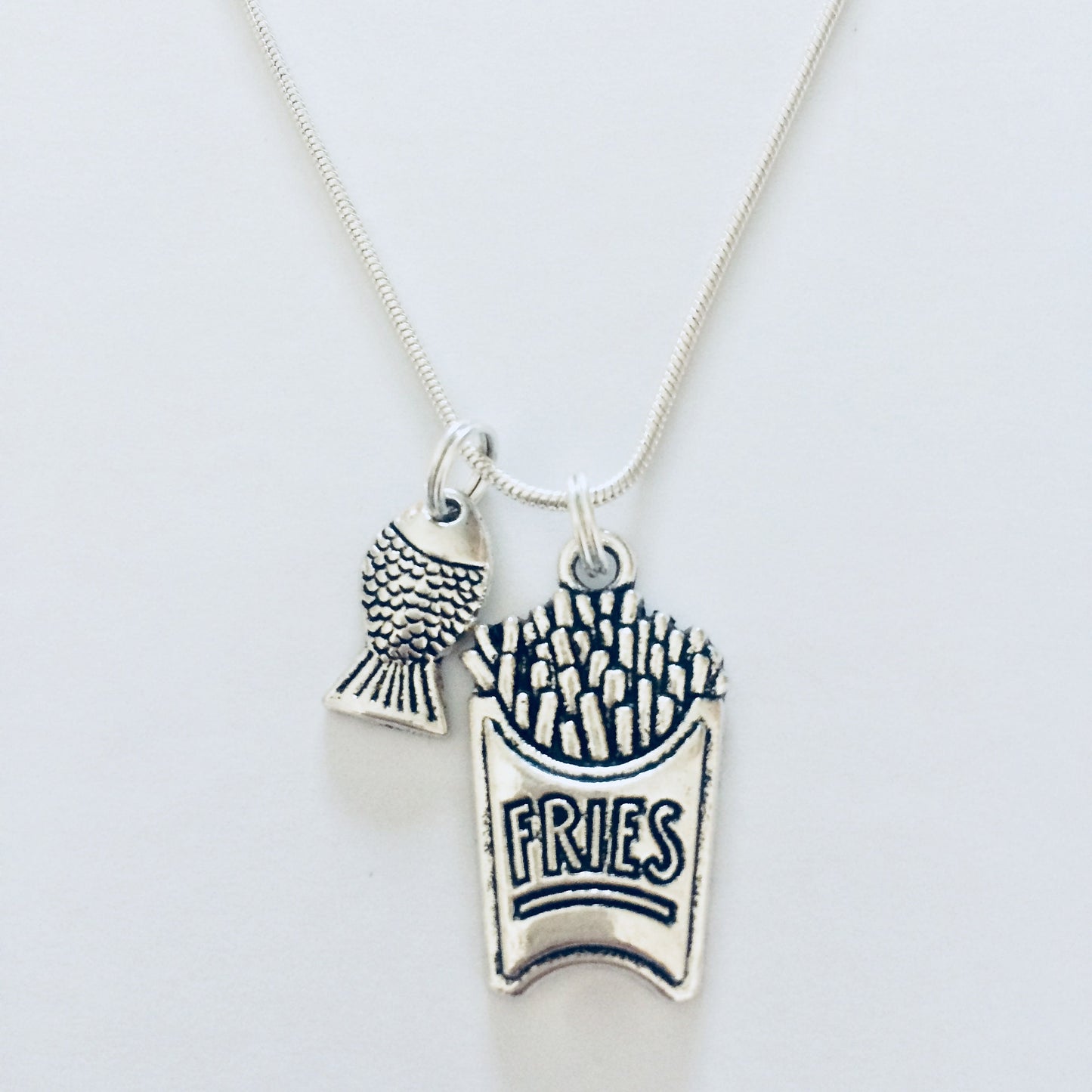 Beach Necklace, Fish Chips Gifts, Fish Chips Lover, Cute Necklace, Cute Gift Ideas, Gifts For Friends, School Friend Gift, Fries Necklace.