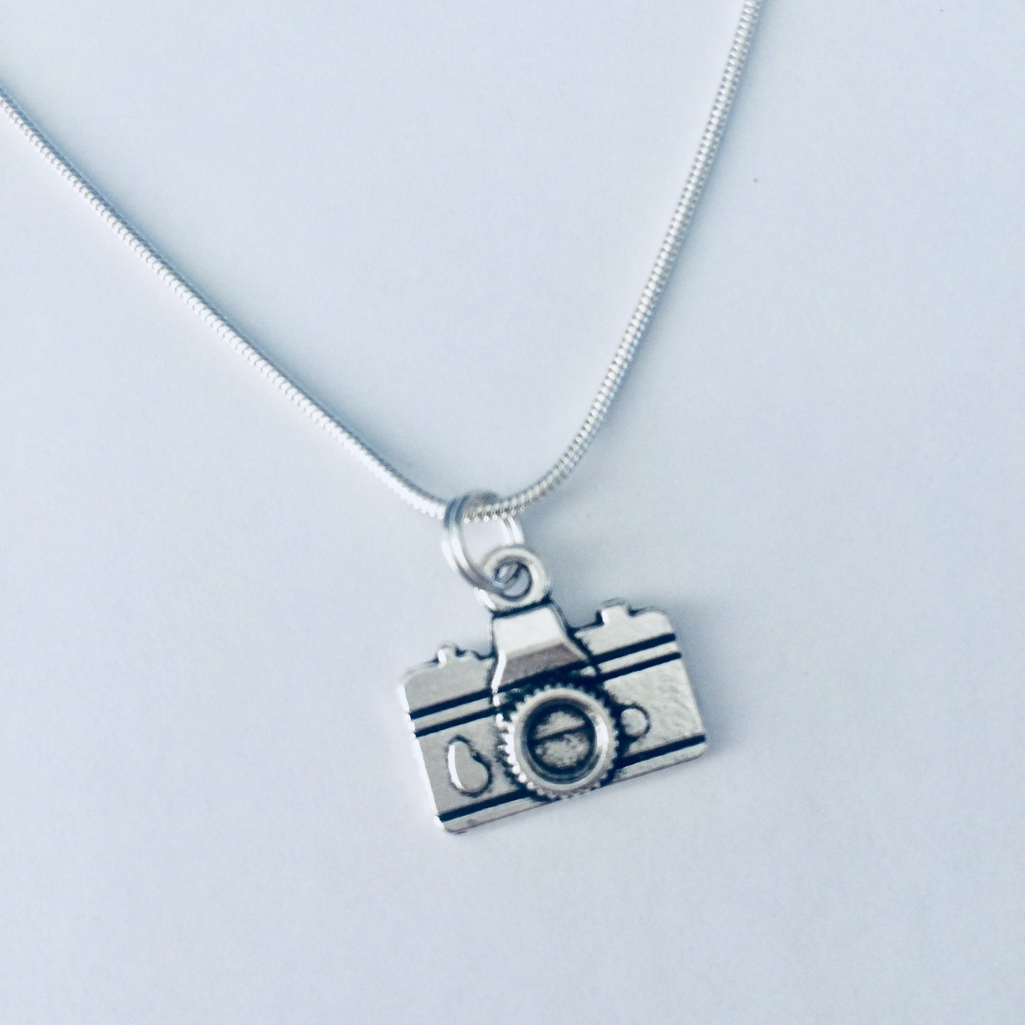 Camera Necklace, Photography Lover, Photographer Jewelry, Photographer Jewellery, Wedding Photographer Gift, Travel Jewellery, Camera