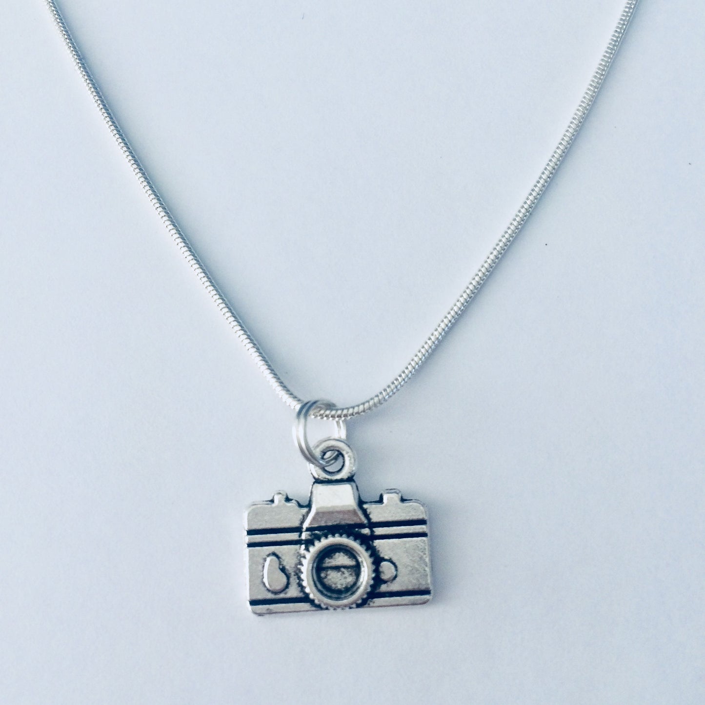 Camera Necklace, Photography Lover, Photographer Jewelry, Photographer Jewellery, Wedding Photographer Gift, Travel Jewellery, Camera